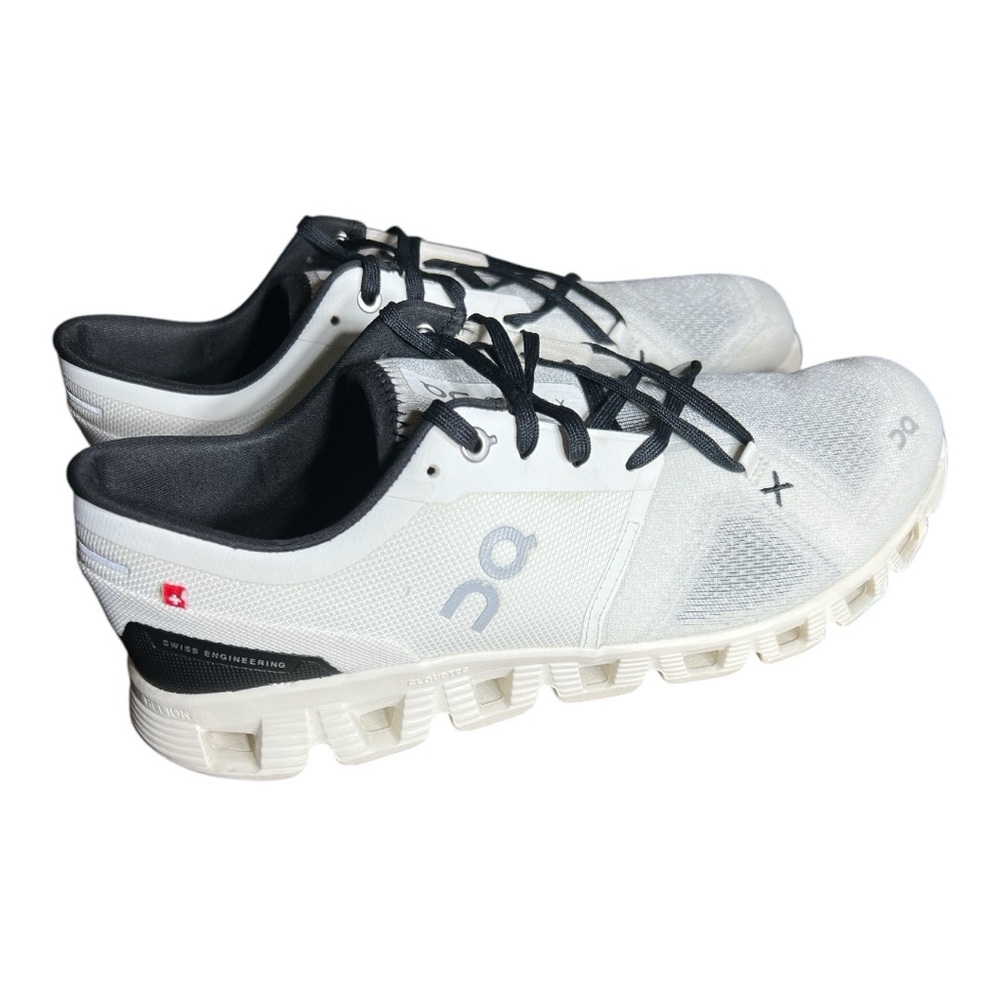 On Cloud Running White and Black Shoes, men’s 9.5.